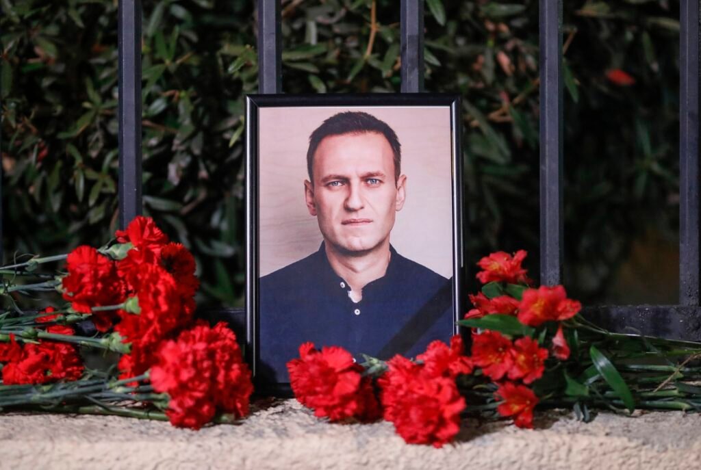 Das Vereinigte Königreich verhängt Sanktionen gegen 6 russische Beamte, die für den Tod von Navalny im Gefängnis verantwortlich sind