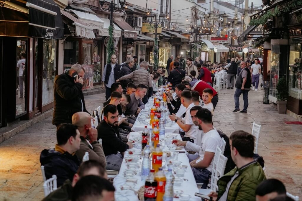 Iftar für 500 Personen im Türkischen Basar von Skopje