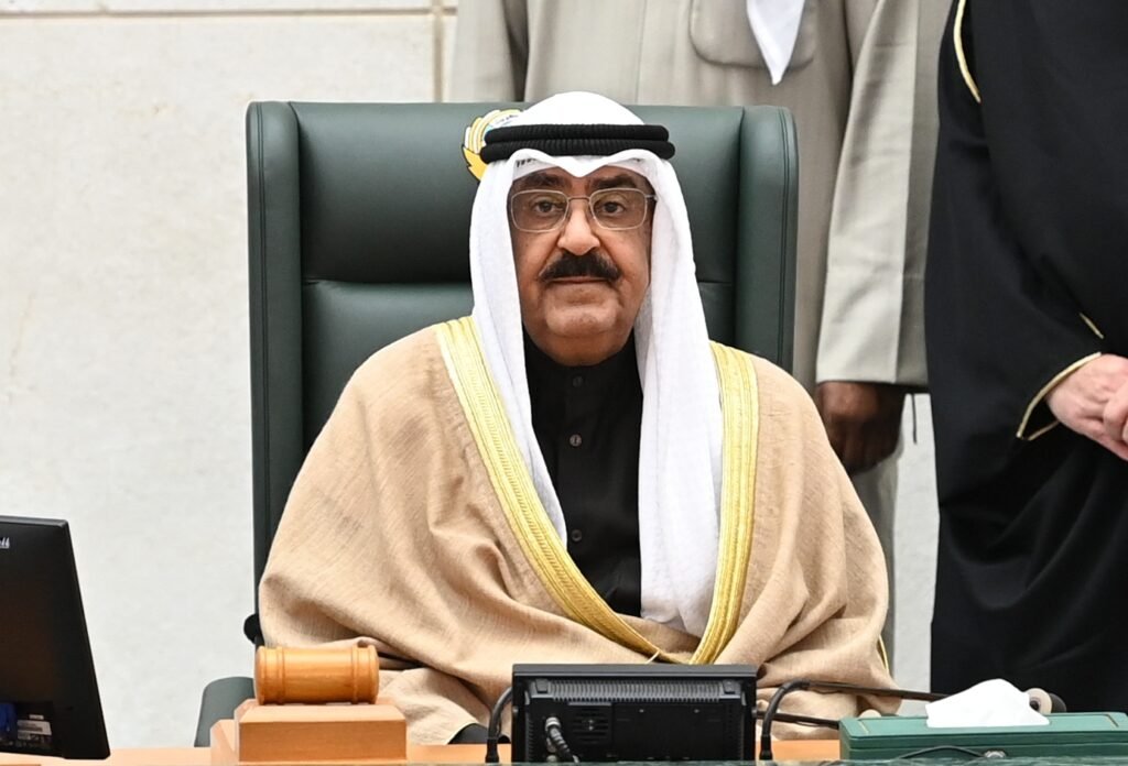 Der Emir von Kuwait hat das Parlament aufgelöst und die Verfassung ausgesetzt