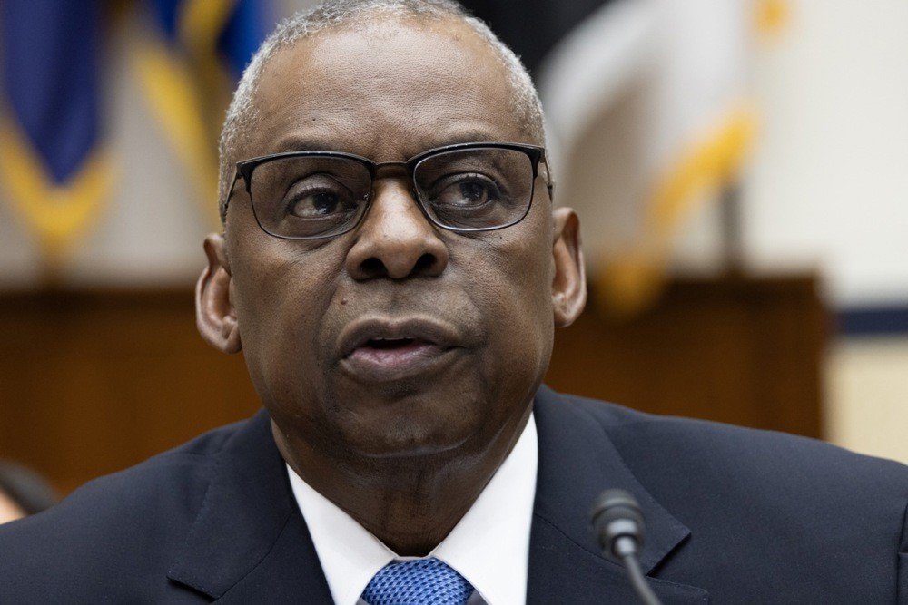 Der US-Verteidigungsminister Lloyd Austin entscheidet, die Lieferung von Munition nach Israel zu stoppen