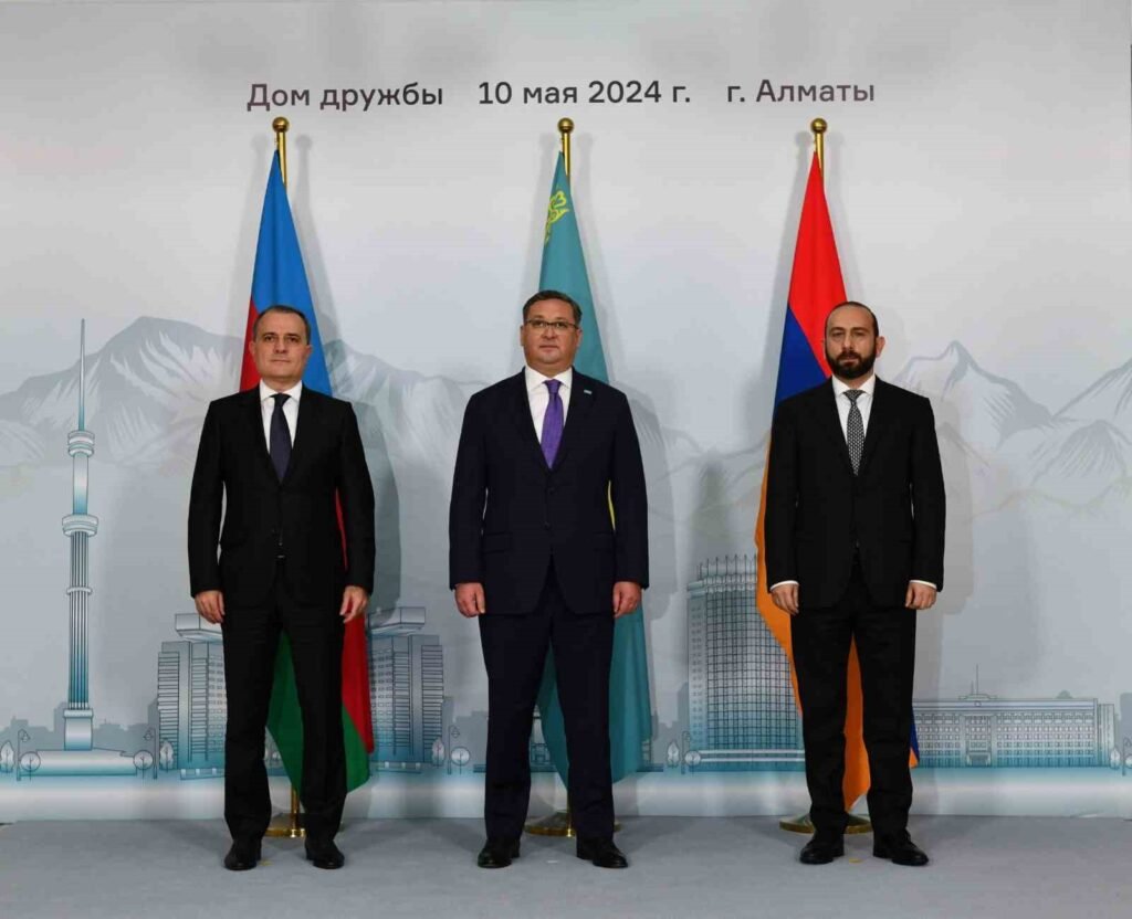 Friedensgespräche zwischen Aserbaidschan und Armenien in Almaty