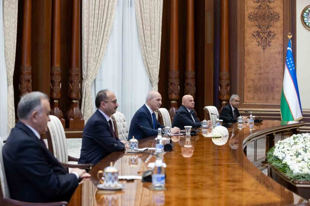 Numan Kurtulmuş, traf sich mit dem Präsidenten von Usbekistan