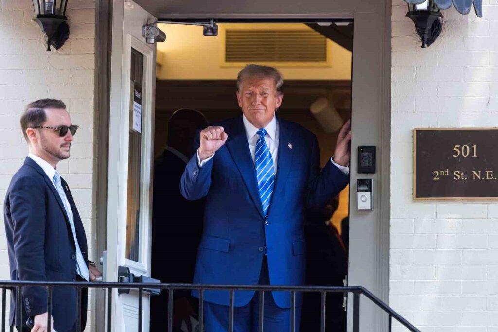 Der ehemalige Präsident Trump ging zum Kongress