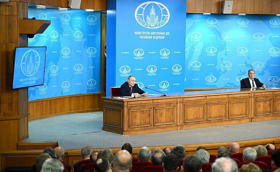 Die Rolle Russlands in der globalen Politik und die Krise in der Ukraine