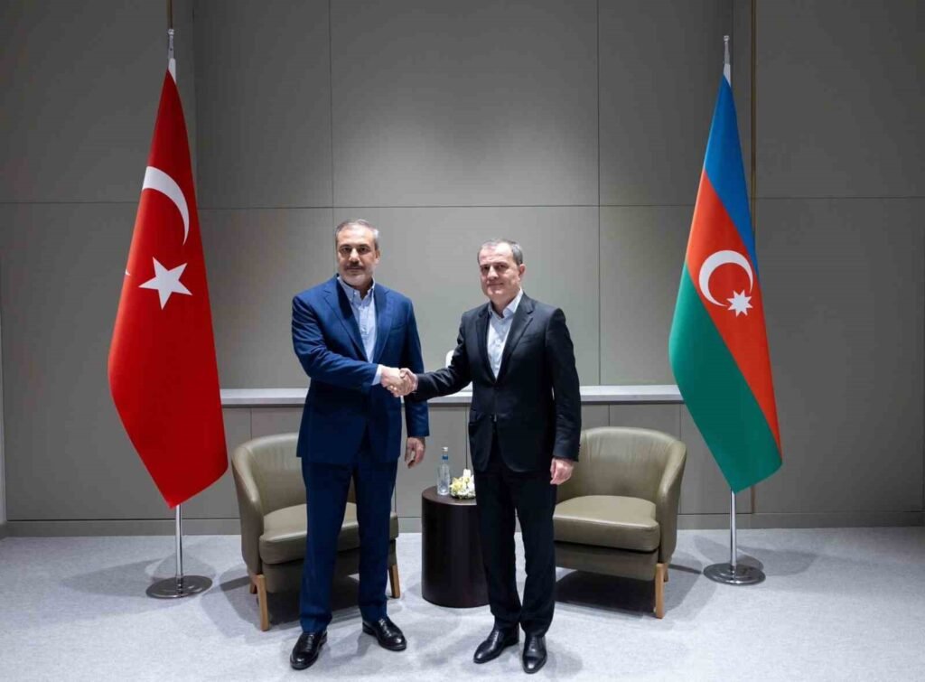 Die Außenminister Hakan Fidan und Ceyhun Bayramov trafen sich in Shusha
