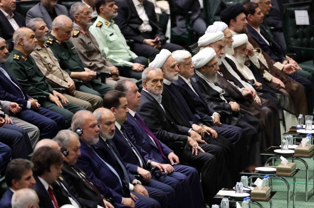 Mesut Pezeşkiyan hat in Iran sein Amt mit einem Schwur angetreten