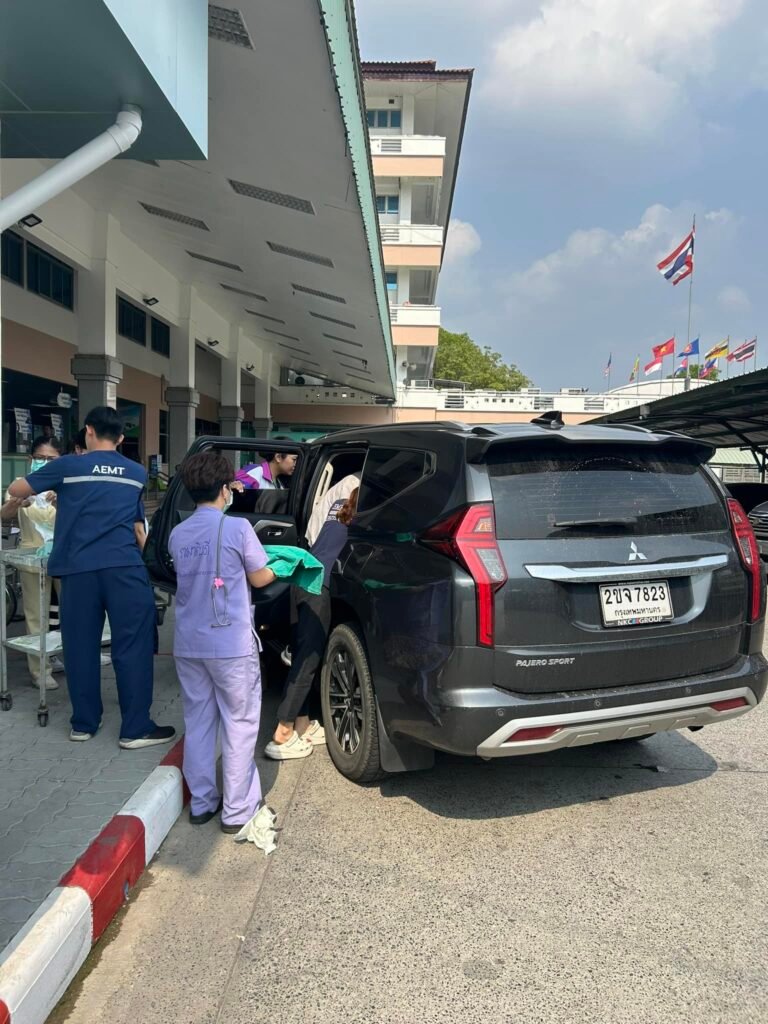 Mujer embarazada dio a luz en el asiento trasero del coche a 300 metros del hospital