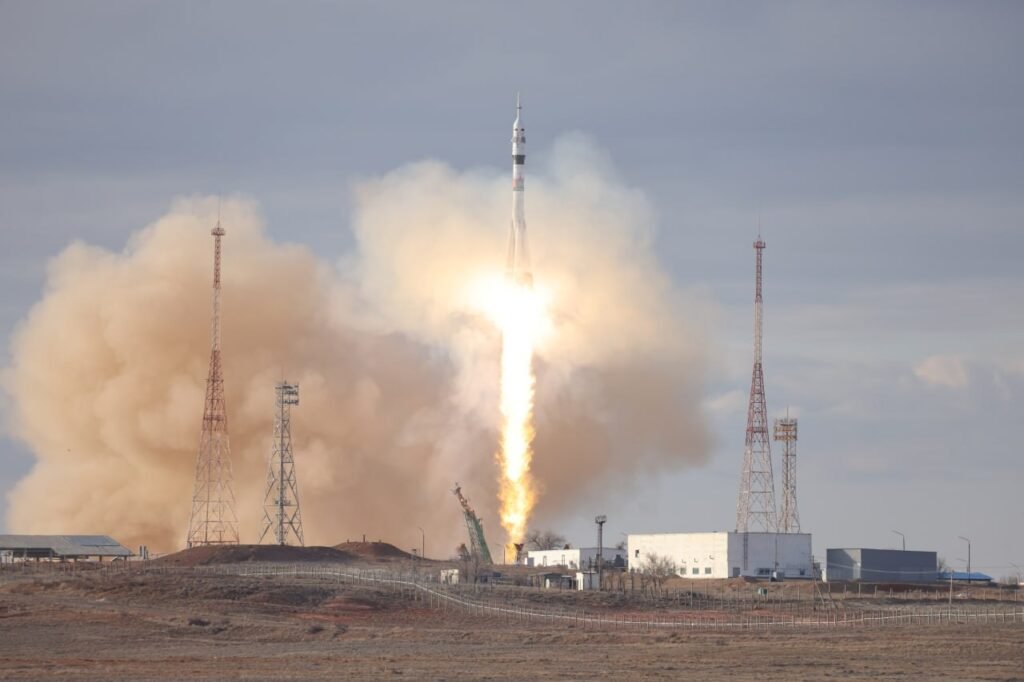 La nave espacial Soyuz MS-25 de Rusia fue lanzada desde Kazajistán