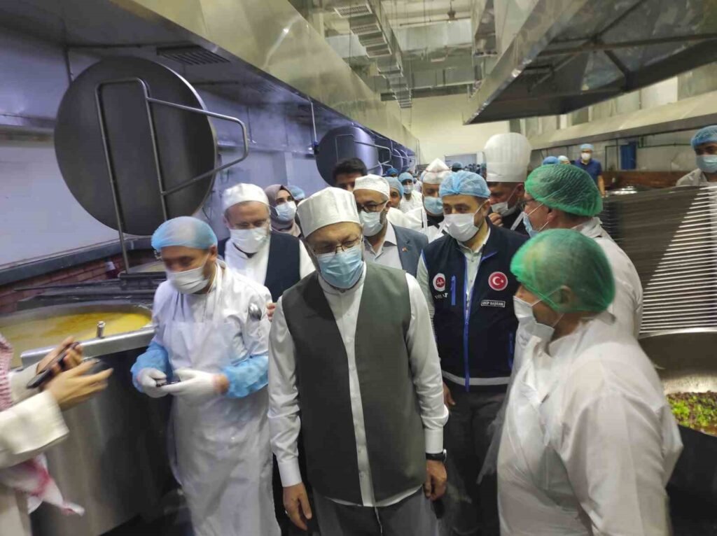Servicios de comida en la organización del Hajj de la Presidencia de Asuntos Religiosos