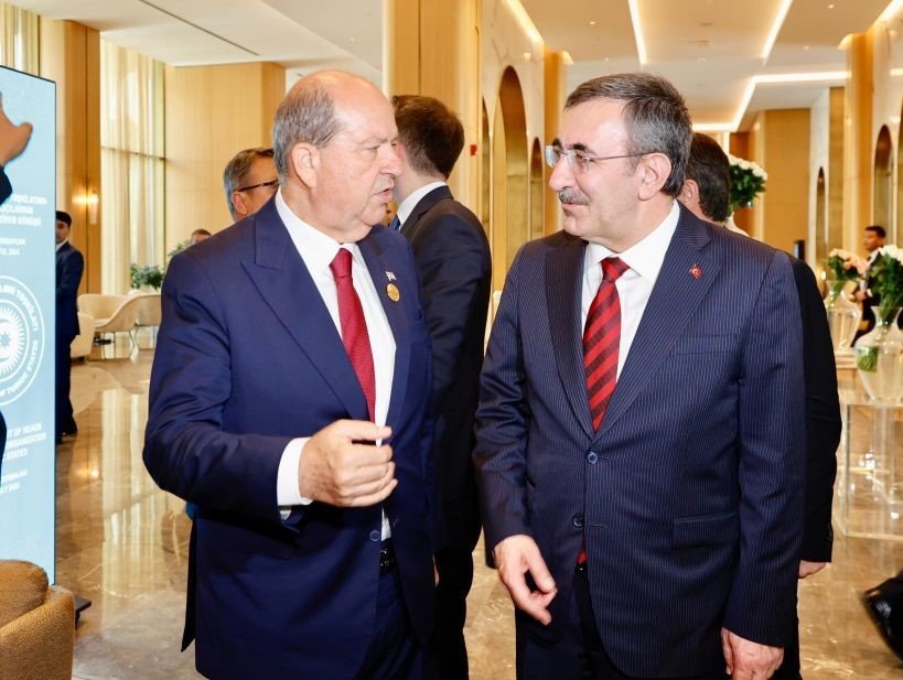 El Vicepresidente Cevdet Yılmaz y el Presidente de la RTCN Ersin Tatar se reunieron en Shusha