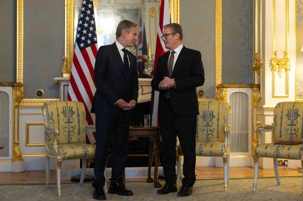 Reunión Estratégica entre Antony Blinken y Keir Starmer