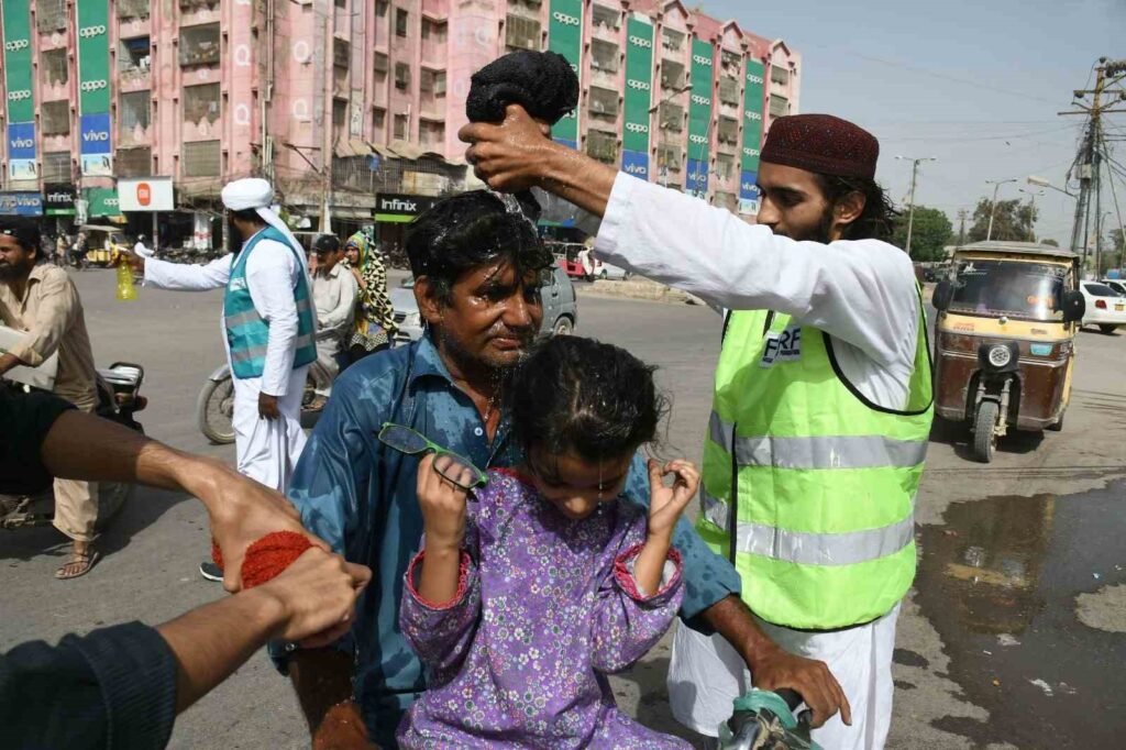 Chaleurs Extrêmes au Pakistan : Les Thermomètres Ont Atteint les 50 Degrés