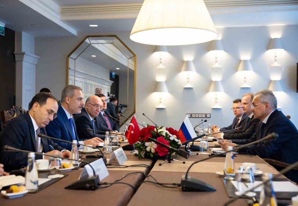 Le ministre des Affaires étrangères Hakan Fidan en visite en Russie