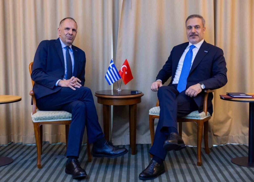 Le ministre des Affaires étrangères, Hakan Fidan, renforce ses relations avec la Grèce et la Macédoine du Nord