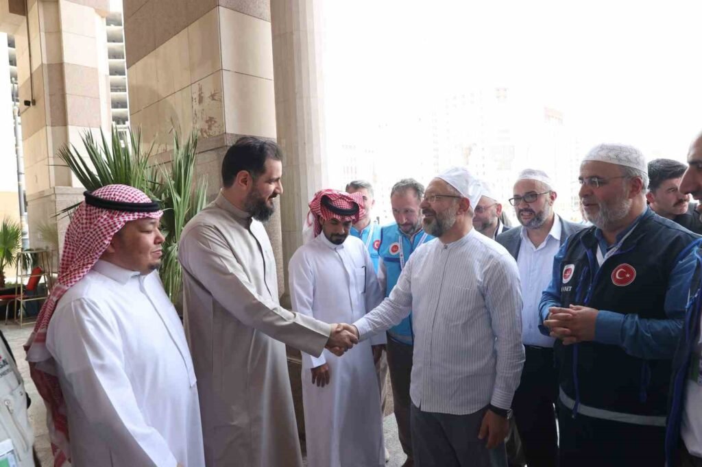 Le président de la Direction des Affaires Religieuses, le Prof. Dr. Ali Erbaş, a participé à l’organisation du Hadj en 2024