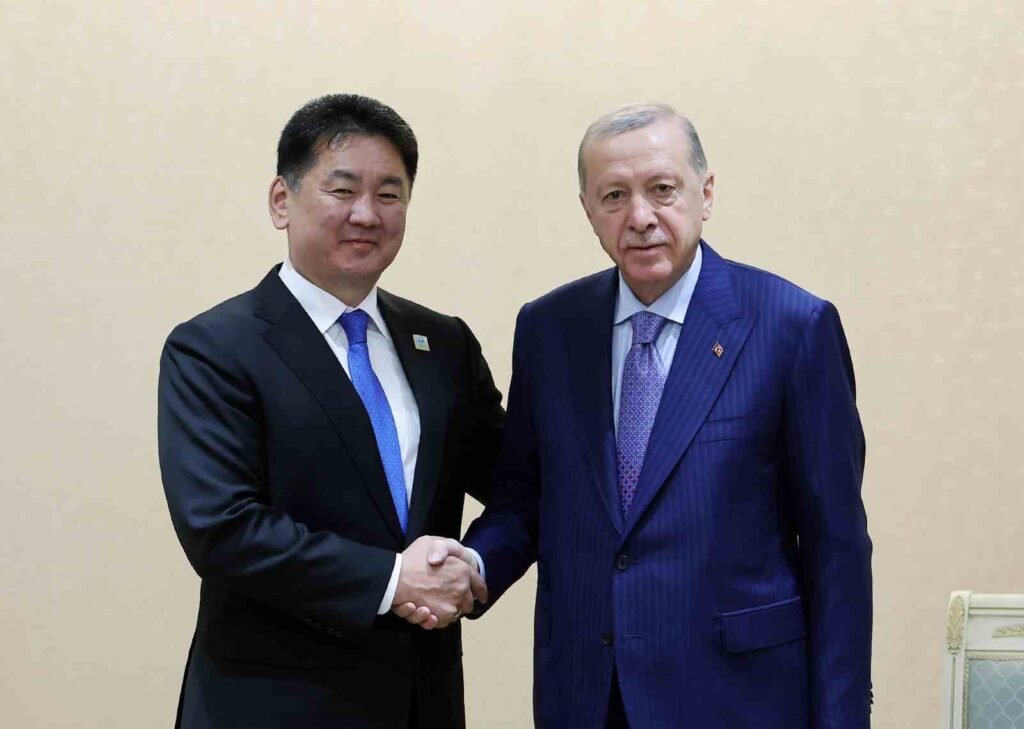 Le président Erdoğan a rencontré le président de Mongolie Khurelsukh au Kazakhstan