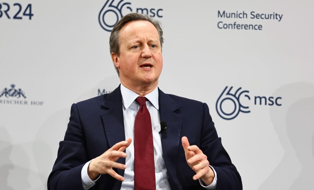 Segretario degli Esteri britannico Cameron: “Israele è una forza occupante”