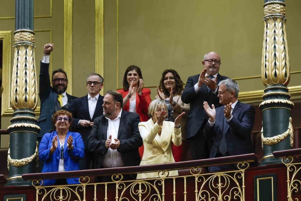 Approvata la proposta di legge sull’amnistia per i separatisti catalani in Spagna