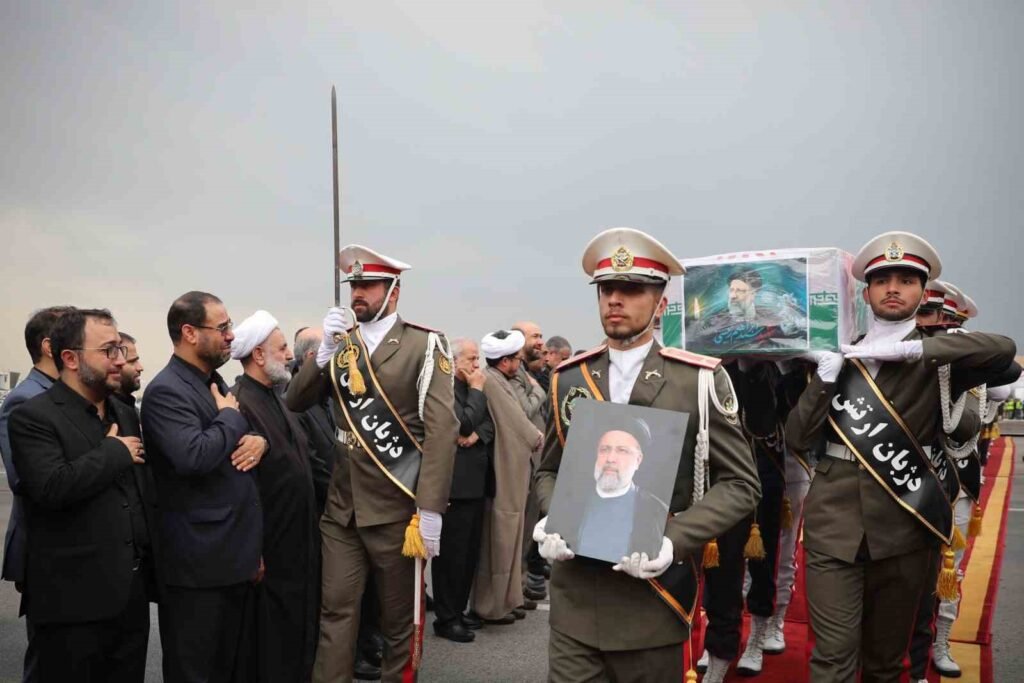 L’Iran è stato colpito da un tragico incidente elicotteristico e dai funerali