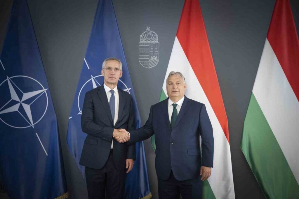 Incontro tra il Segretario Generale della NATO Jens Stoltenberg e il Primo Ministro ungherese Viktor Orban