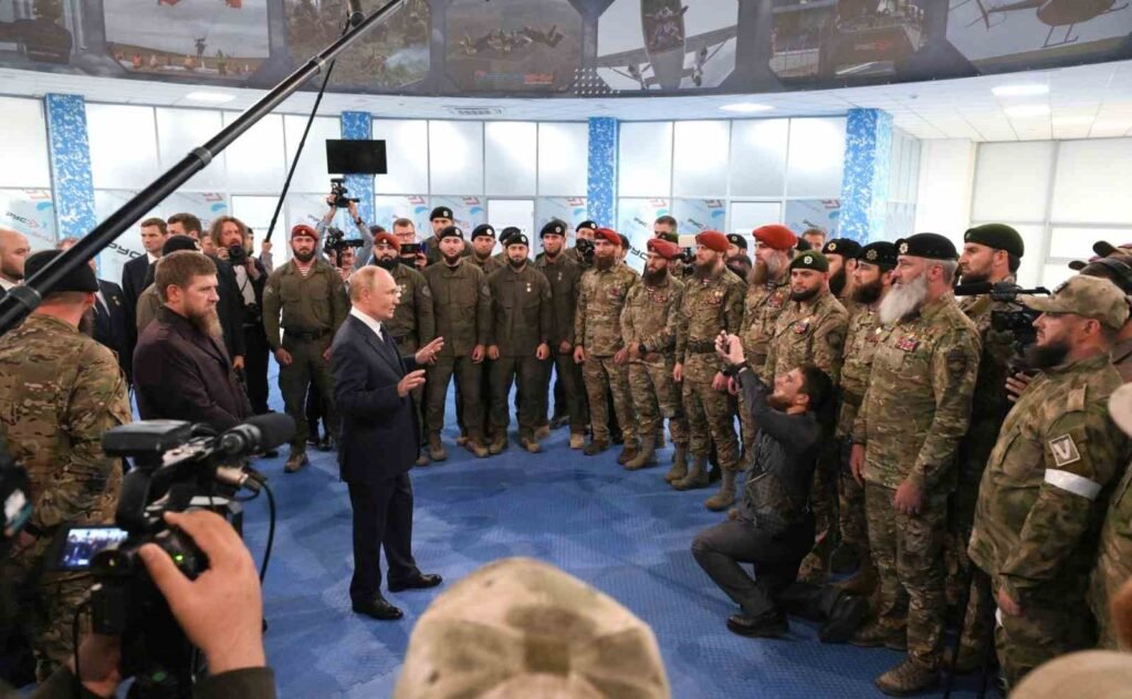 La visita a sorpresa di Putin in Cecenia e l’invio di truppe