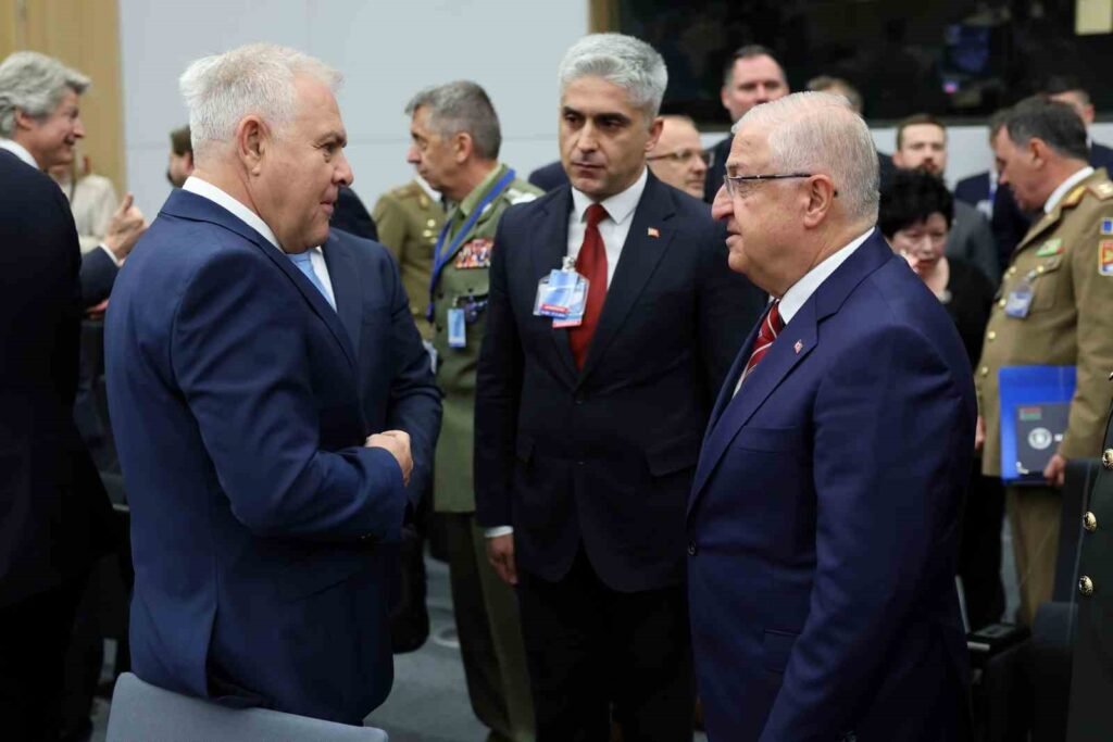 Il meeting del Ministro della Difesa Nazionale Yaşar Güler a Bruxelles per il Vertice della NATO
