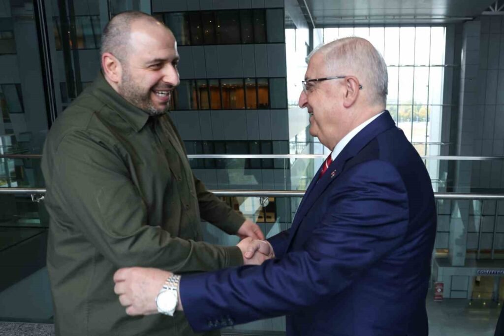 Il Ministro della Difesa Nazionale Yaşar Güler ha incontrato il Ministro della Difesa dell’Ucraina a Bruxelles