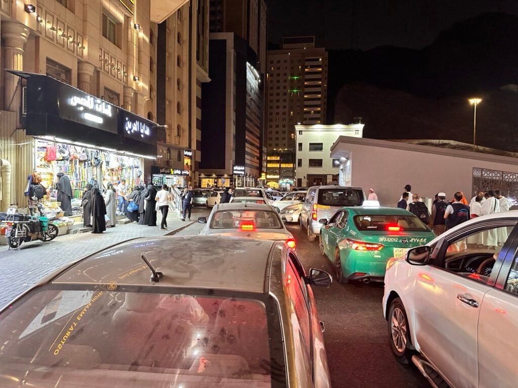 Shuttle services to the Haram in Mecca have started, causing taxi prices to double